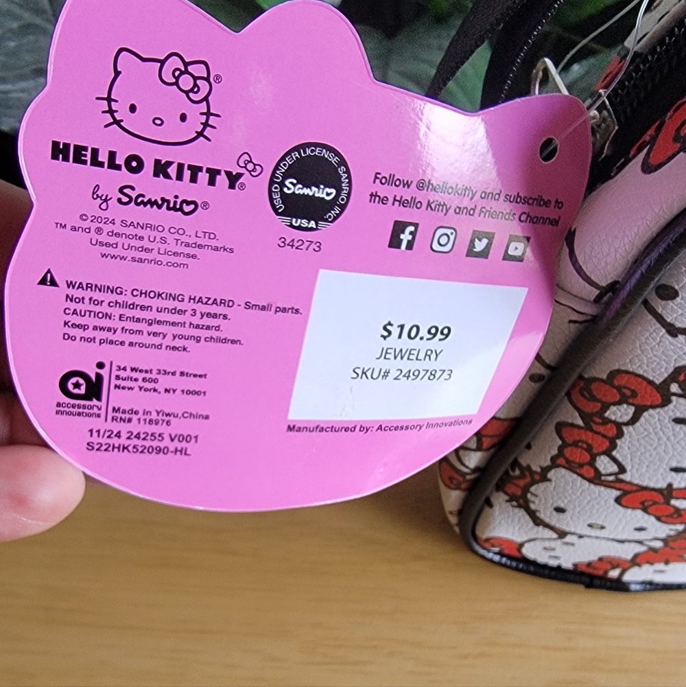Hello Kitty Phone Crossbody Bag And Hello Kitty Keychain - Picture 5 of 9